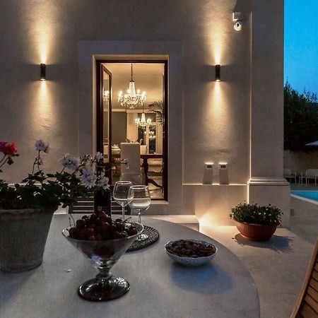 Villa Raphael 阿沃拉 外观 照片