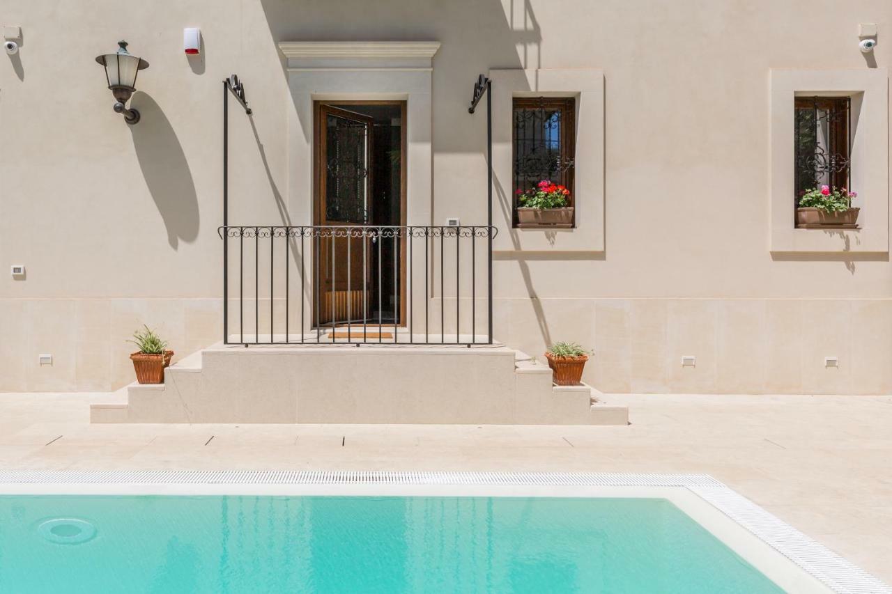 Villa Raphael 阿沃拉 外观 照片