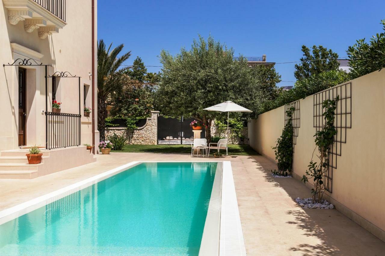 Villa Raphael 阿沃拉 外观 照片