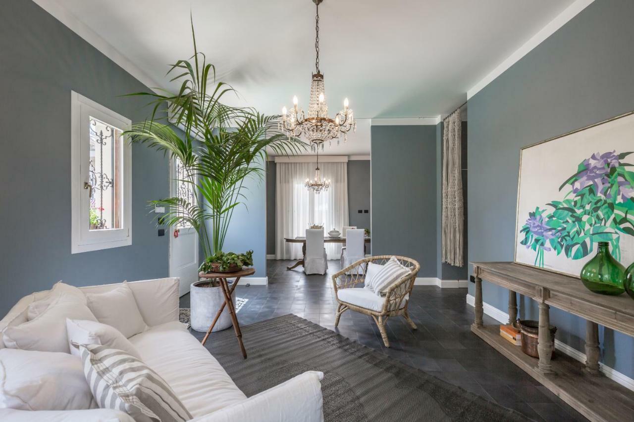 Villa Raphael 阿沃拉 外观 照片