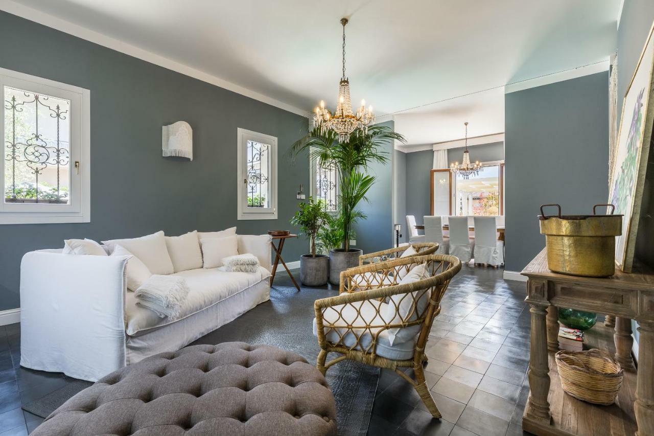 Villa Raphael 阿沃拉 外观 照片