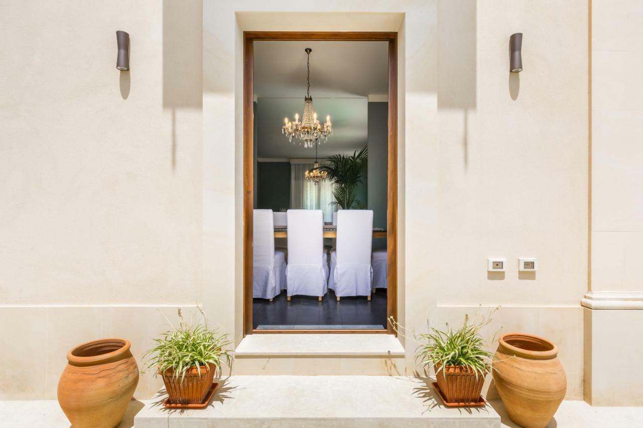 Villa Raphael 阿沃拉 外观 照片