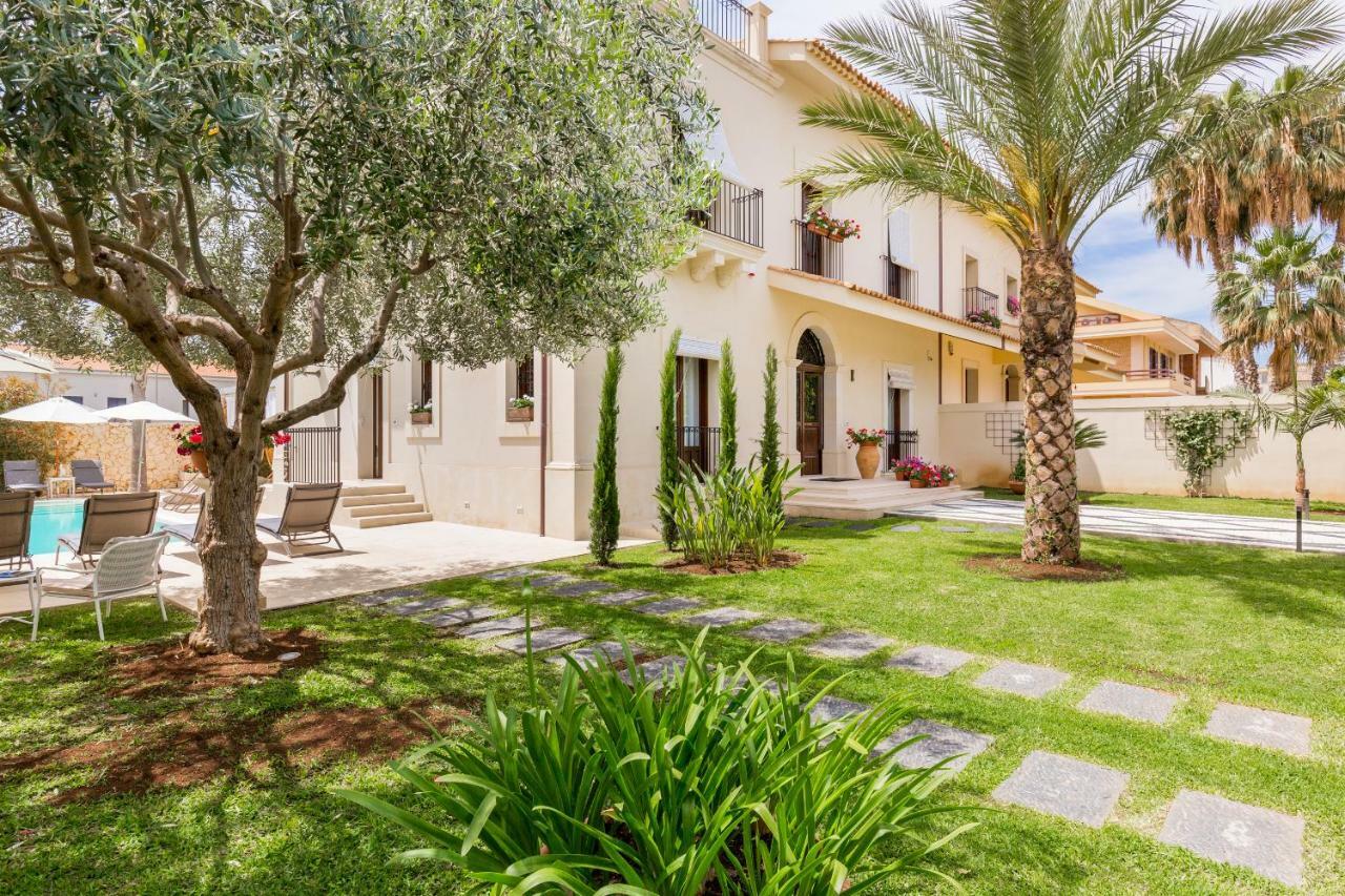 Villa Raphael 阿沃拉 外观 照片