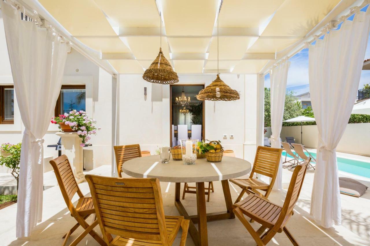 Villa Raphael 阿沃拉 外观 照片